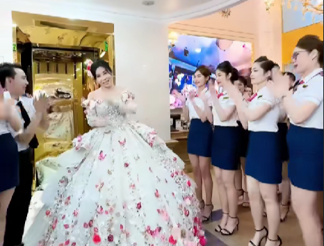 Mailisa nổi tiếng từ lúc có bài hát tự chế này: ‘Đúng là làm truyền thông bài bản thế này cơ mà, bảo sao dân tình cứ ồ ạt tới làm đẹp’