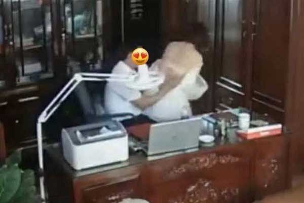 CĐM thắc mắc vụ c:li:p người đàn ông thân mật với nhiều phụ nữ không phải hiệu trưởng, thầy giáo: Vậy Chủ tịch HĐQT là ai, tại sao sự việc xảy ra từ lâu mà giờ mới rõ ?