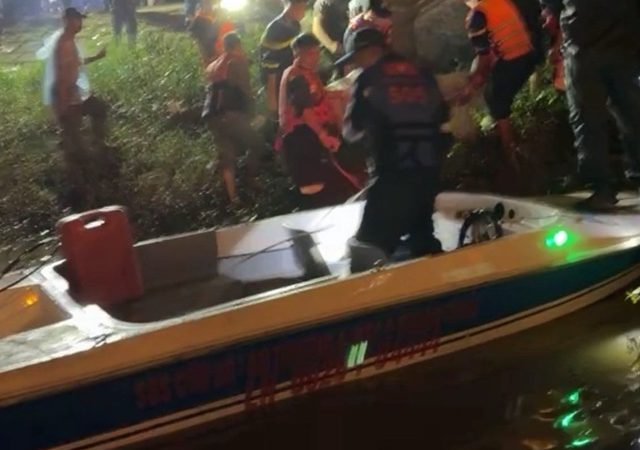 Người thân ng-ất x-ỉu khi tìm thấy th-i th-ể chú rể 2k2 nh-ả-y c-ầu trong ngày đón dâu: Xôn xao lý do ngày vui nhất hóa t-a-ng thư-ơ-ng, nghe xong càng thấy thương em ấy hơn