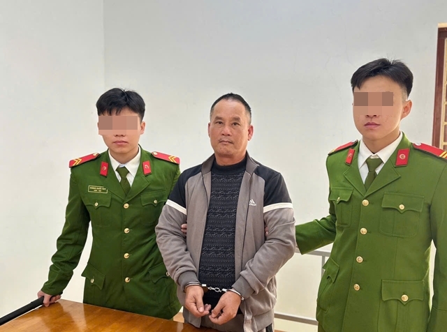 Thái độ rợ:n ngườ:i của Đoàn Văn Sáng sau khi gi*t Nguyễn Xuân Đạt, hé l:ộ quan hệ đặc biệt của cả hai. Gã đ-ồ t/ể đ:ội lố:t người này quá má::u lạnh