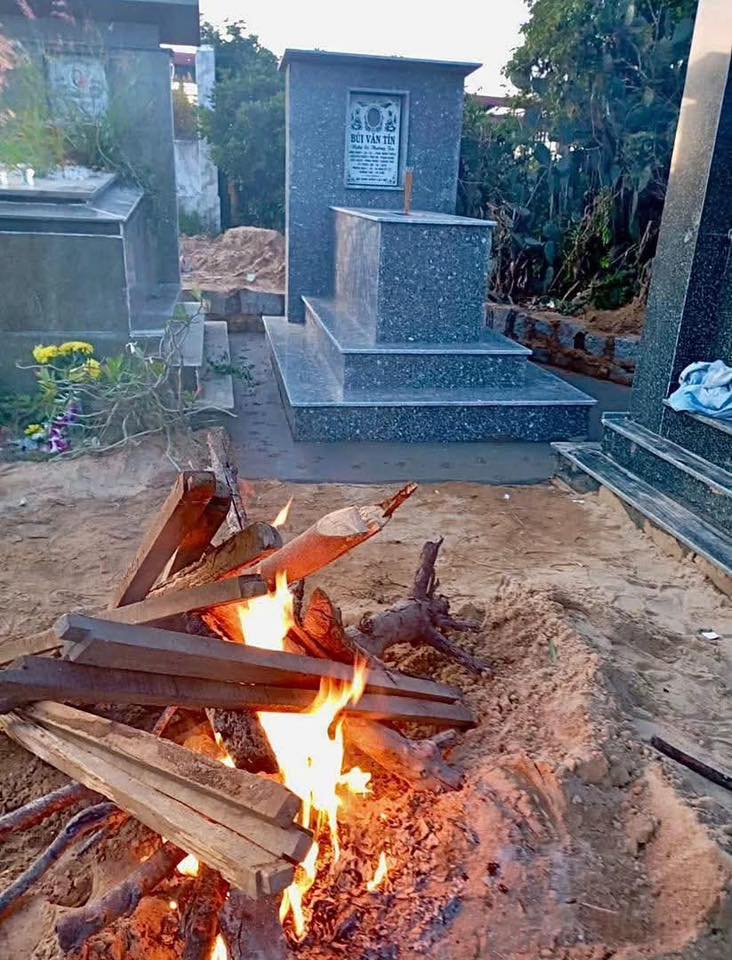 Gia đình Thương Tín từ chối thành ý muốn xây mộ của ca sĩ Đan Kim, nữ ca sĩ buồn bã: ‘Không phải lòng tốt nào cũng được nhận’