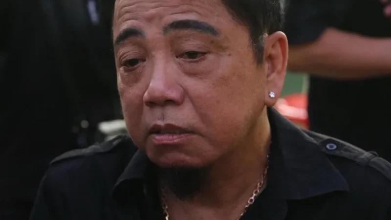 Danh hài Hồng Tơ, nghệ sĩ duy nhất tới viếng Thương Tín nói lời sâu cay