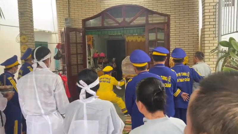 Nhạc sĩ Tô Hiếu: “Nhìn đám ta:ng của Thương Tín, tôi thấy cuộc đời phù du vô thường quá”