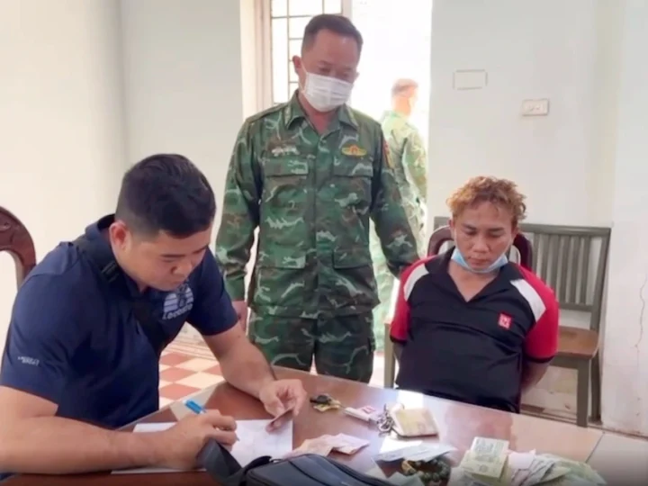 Thượng tá Đào Trung Hiếu nói rõ: Chi tiết chị gái xịt nước vào ô tô tưởng chừng rất nhỏ nhưng lại là nguồn cơn cho mọi chuyện